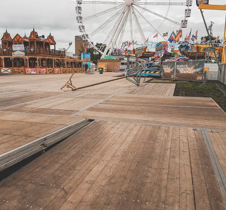 Wooden tent floors at GBS Tenten