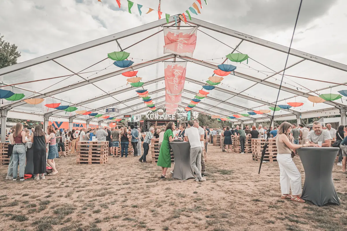 Custom tent rental by GBS Tenten