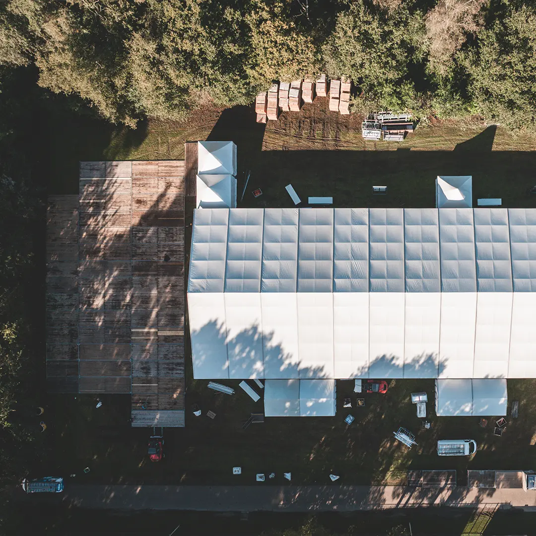 800 palettes pour l'étage VIP