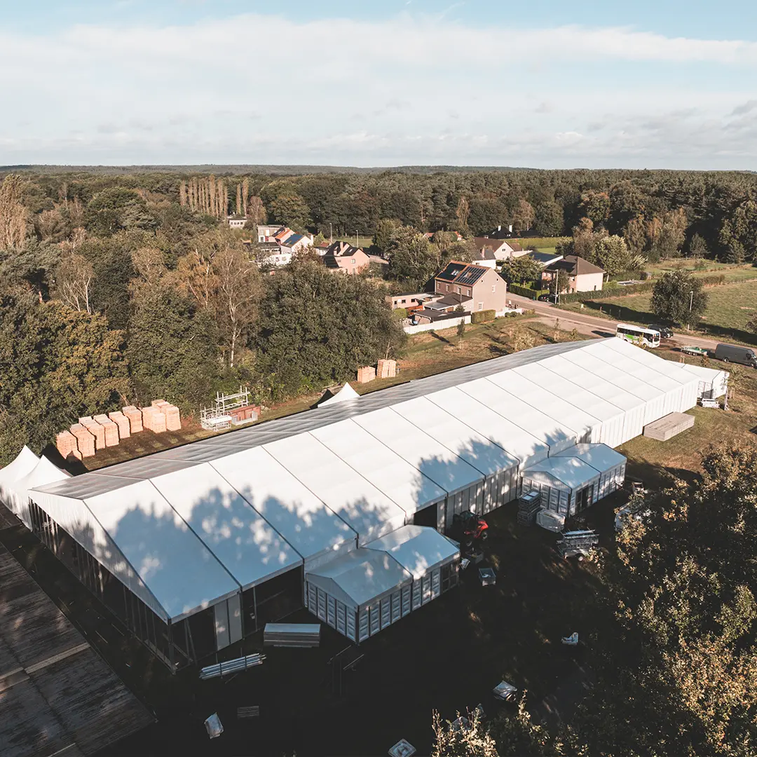 Tentes-bars attenantes