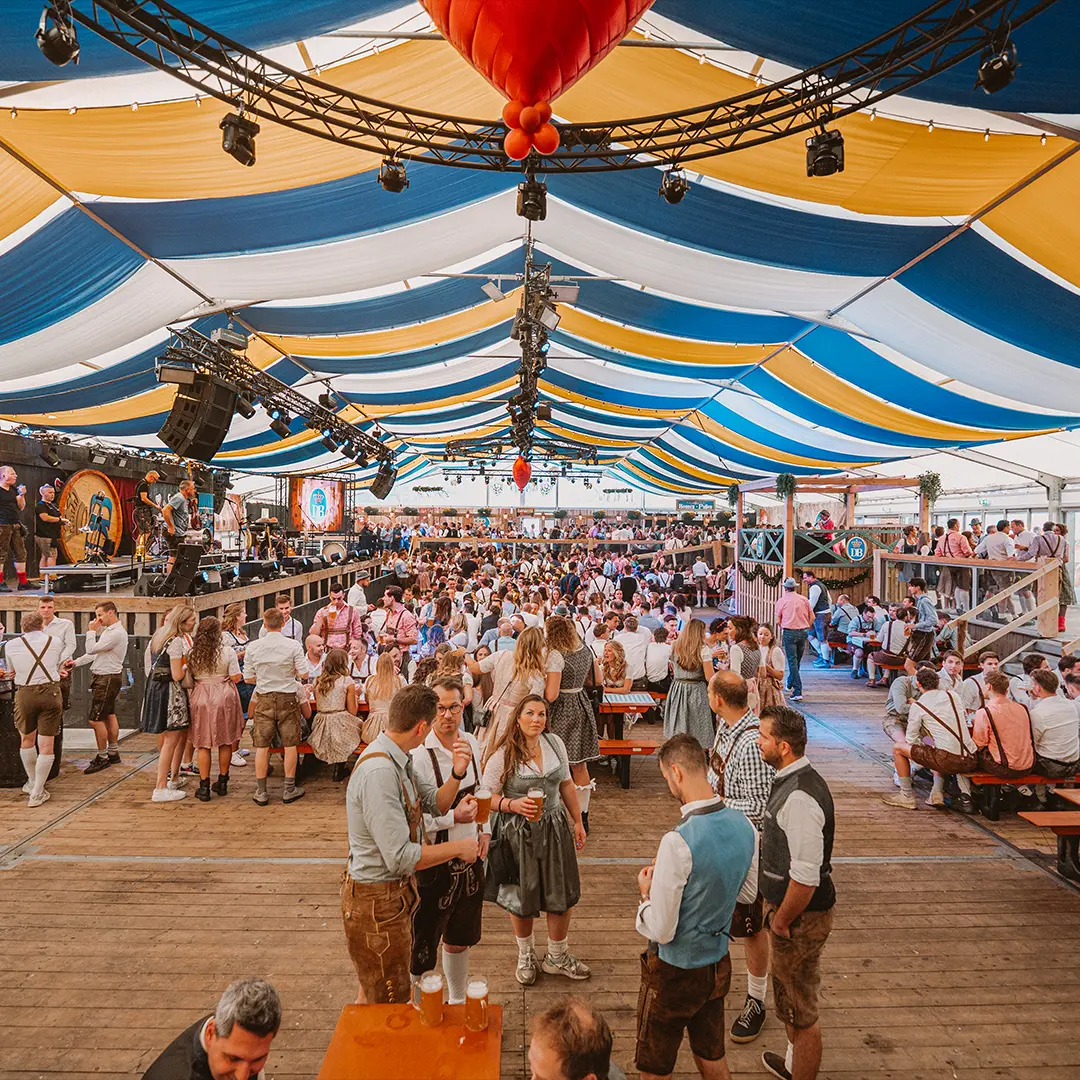 + 2 000m² de tentes - Oktoberfest Soerendonk