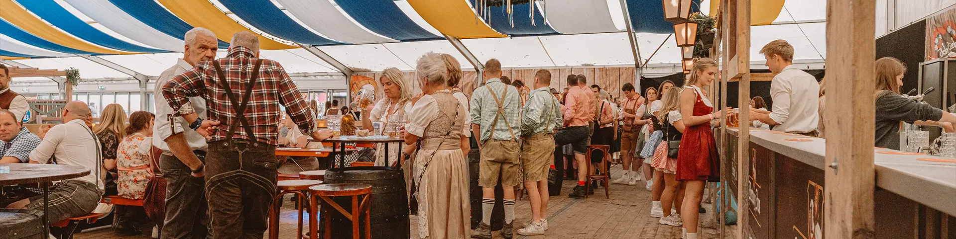 Chapiteau avec finitions en verre par GBS Tenten